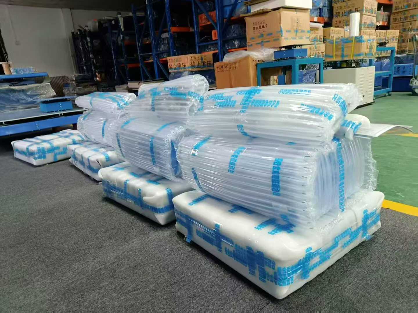 振動(dòng)臺(tái)打包現(xiàn)場